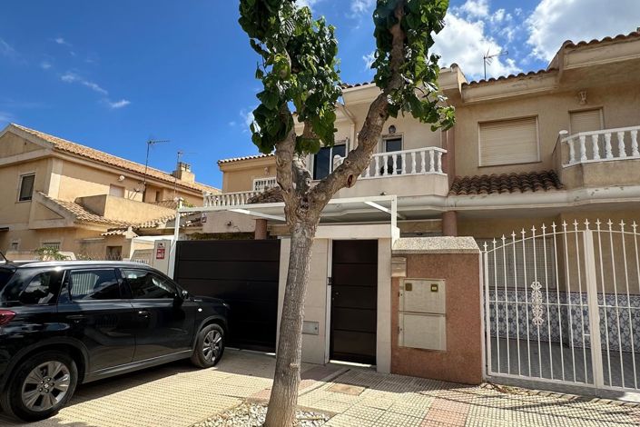 Image No.1-3 Bed Townhouse for sale