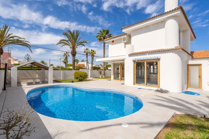 Image No.1-3 Bed Villa for sale