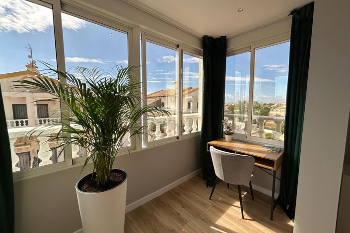 Image No.14-3 Bed Townhouse for sale