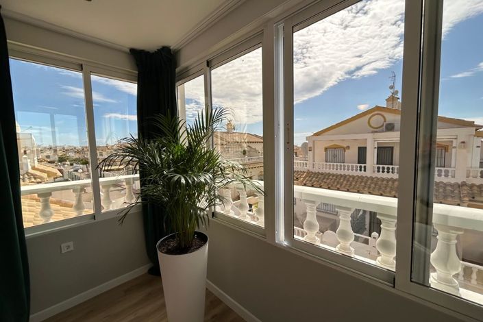 Image No.15-3 Bed Townhouse for sale