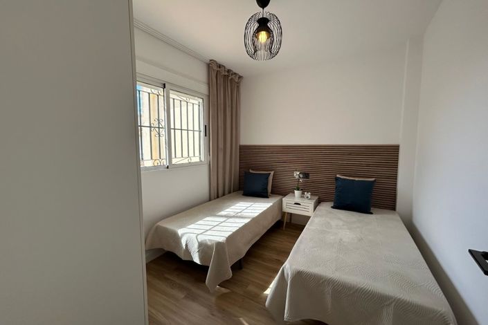 Image No.16-3 Bed Townhouse for sale