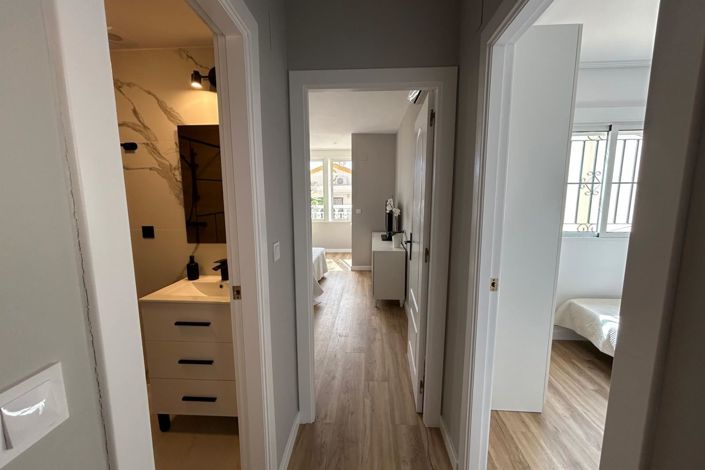 Image No.8-3 Bed Townhouse for sale