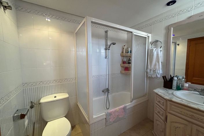 Image No.13-3 Bed Townhouse for sale