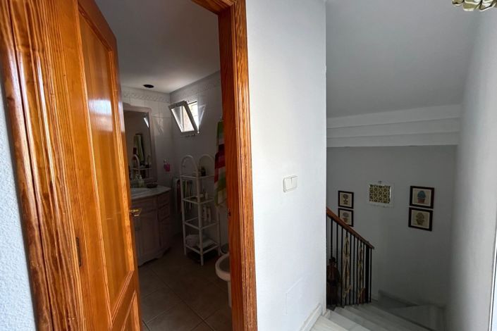 Image No.18-3 Bed Townhouse for sale