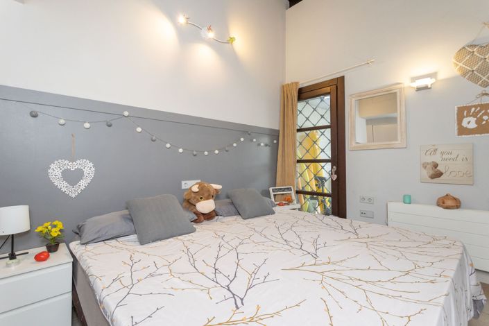 Image No.13-2 Bed Townhouse for sale