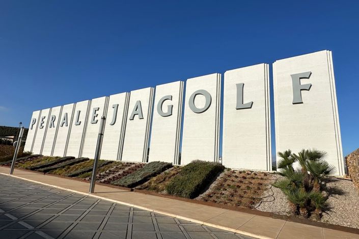 Image No.34-2 Bed Townhouse for sale