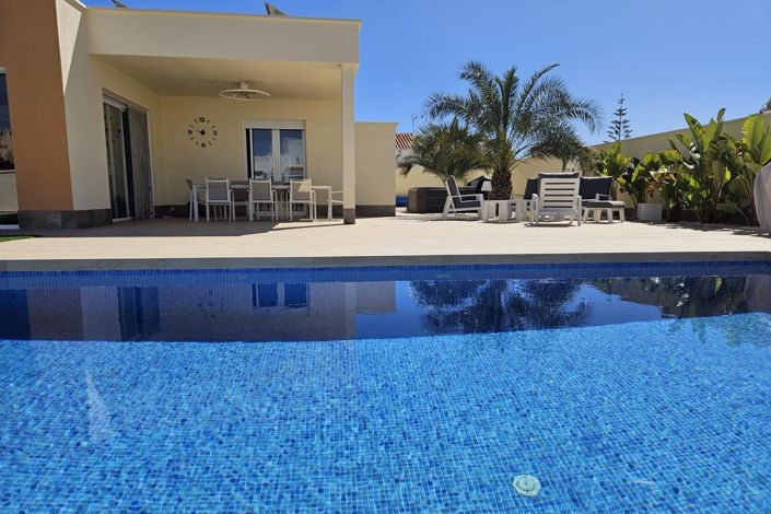 Image No.1-4 Bed Villa for sale