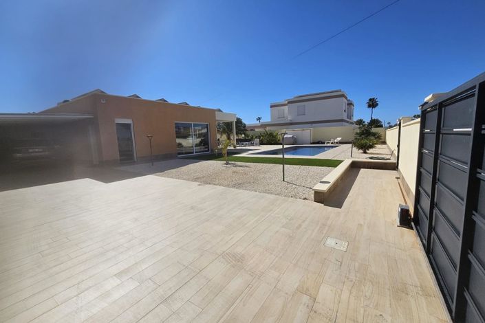 Image No.25-4 Bed Villa for sale