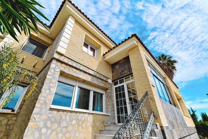 Image No.1-5 Bed Villa for sale