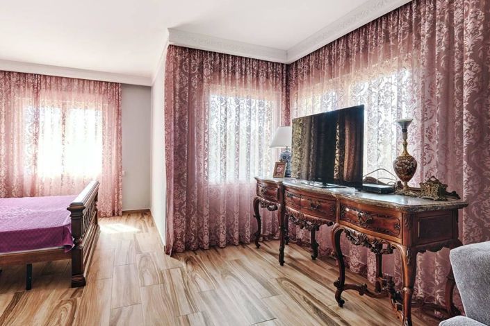 Image No.8-5 Bed Villa for sale