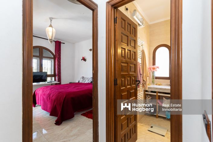 Image No.10-4 Bed Villa for sale