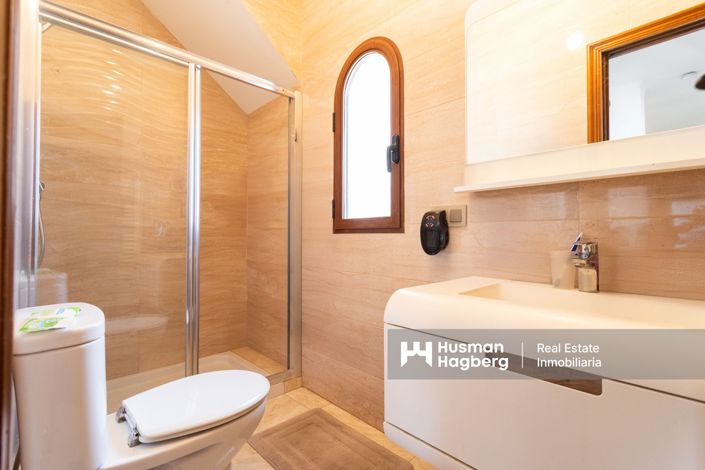 Image No.25-4 Bed Villa for sale