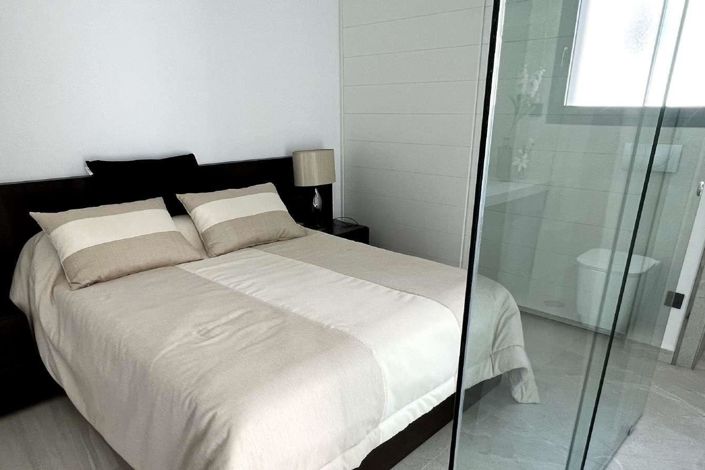 Image No.11-3 Bed Villa for sale