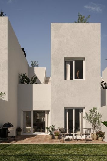 Image No.13-3 Bed Townhouse for sale