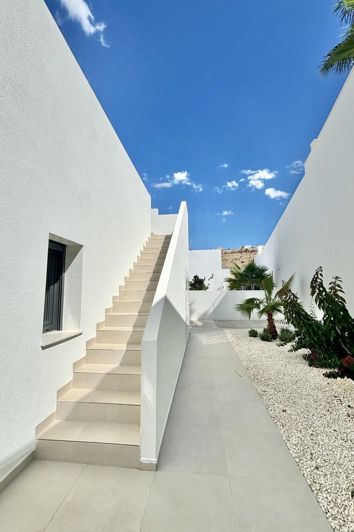 Image No.3-3 Bed Villa for sale