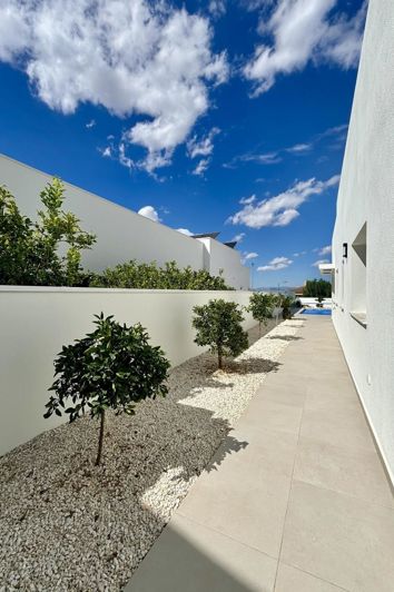 Image No.4-3 Bed Villa for sale