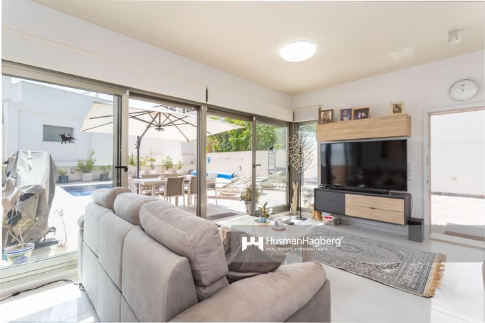 Image No.11-3 Bed Villa for sale