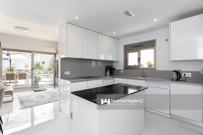 Image No.9-3 Bed Villa for sale