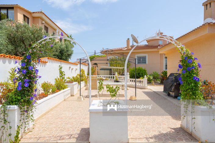 Image No.10-4 Bed Villa for sale