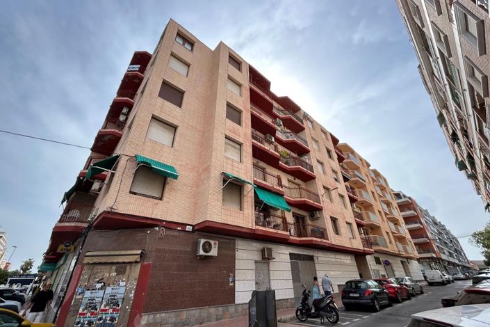 Image No.1-3 Bed Apartment for sale