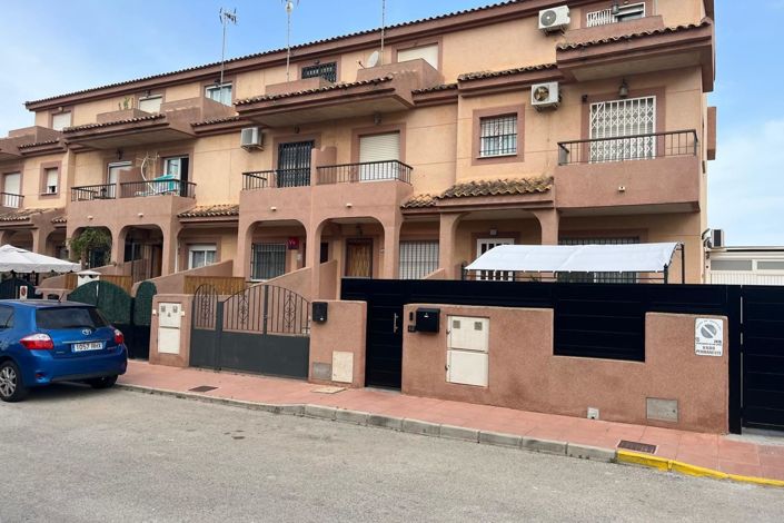 Image No.1-5 Bed Townhouse for sale