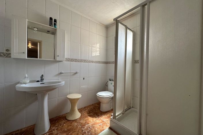 Image No.16-4 Bed Townhouse for sale