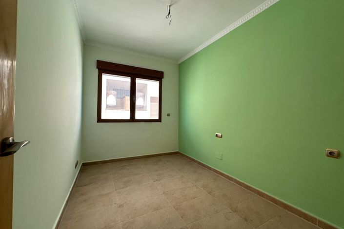 Image No.9-5 Bed Apartment for sale