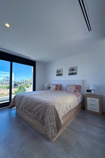 Image No.10-3 Bed Villa for sale