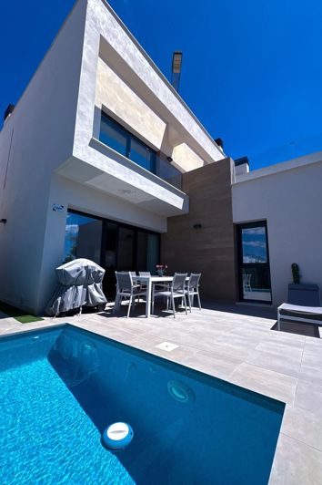 Image No.27-3 Bed Villa for sale