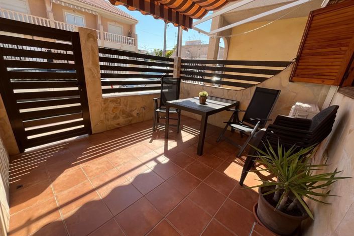 Image No.1-3 Bed Townhouse for sale