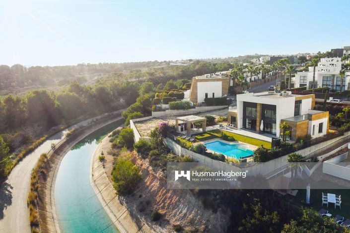 Image No.1-5 Bed Villa for sale