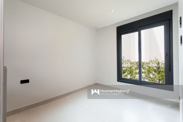 Image No.34-5 Bed Villa for sale