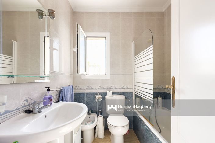 Image No.18-3 Bed Townhouse for sale