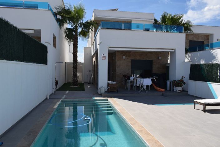 Image No.1-3 Bed Villa for sale