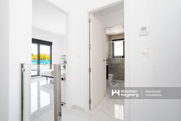 Image No.18-3 Bed Villa for sale