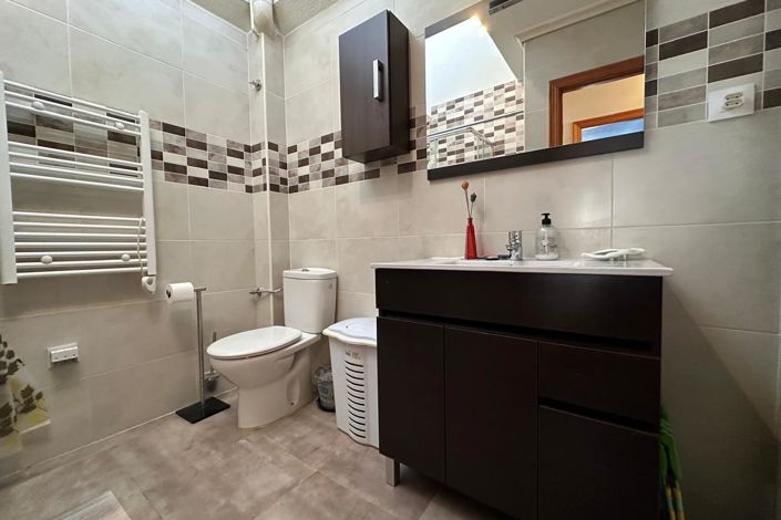 Image No.11-2 Bed Townhouse for sale