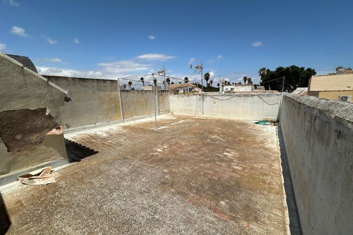 Image No.18-2 Bed Townhouse for sale