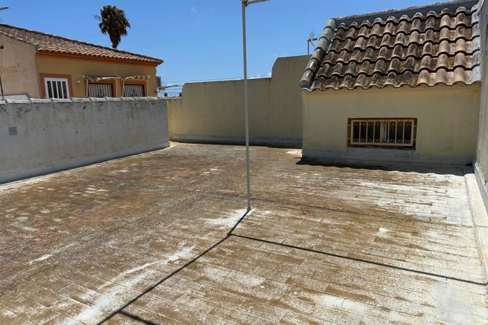 Image No.21-2 Bed Townhouse for sale