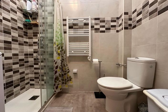 Image No.9-2 Bed Townhouse for sale