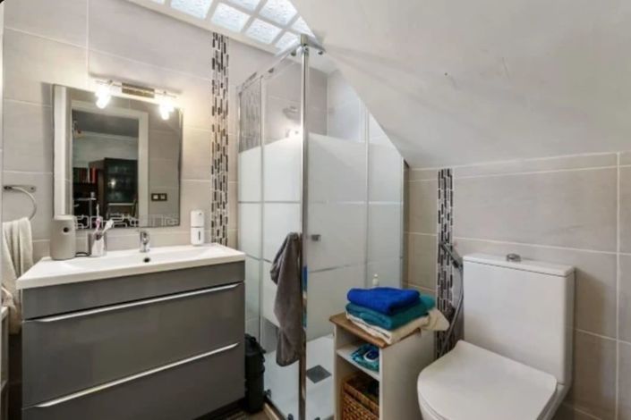 Image No.20-3 Bed Townhouse for sale