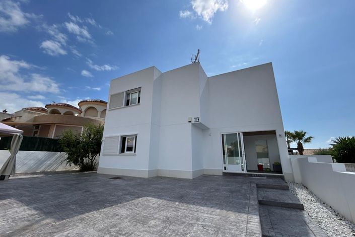 Image No.1-Villa de 5 chambres à vendre à Alicante City