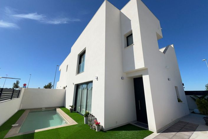 Image No.1-2 Bed Villa for sale