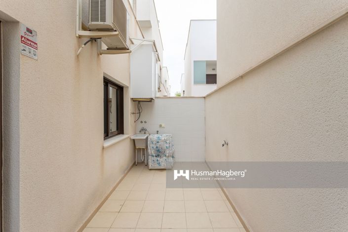 Image No.21-3 Bed Apartment for sale