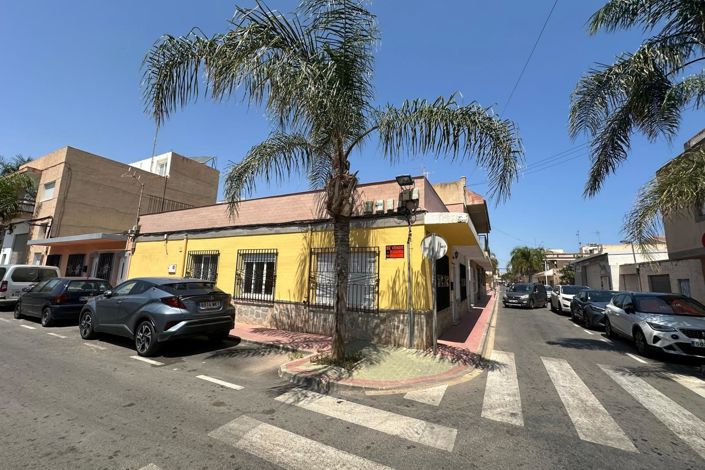 Image No.3-Villa de 3 chambres à vendre à Los Alcázares