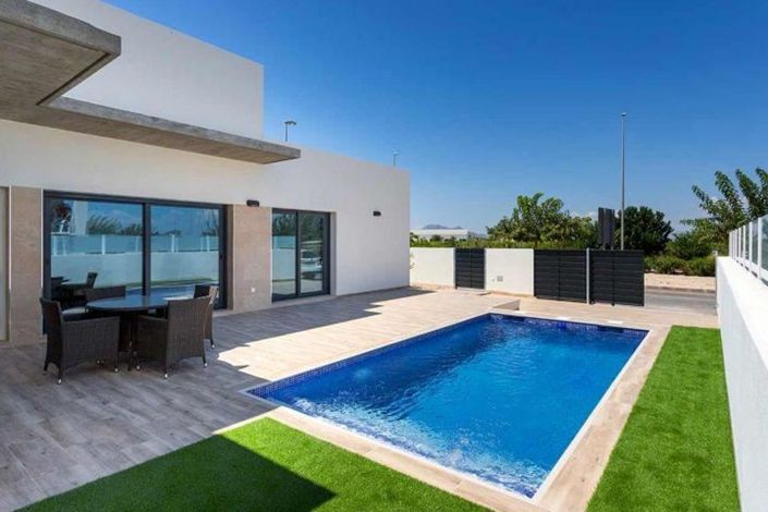Image No.1-3 Bed Villa for sale