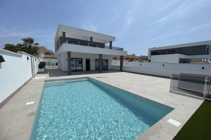 Image No.1-3 Bed Villa for sale