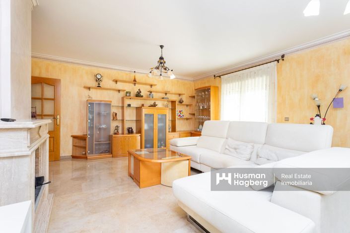 Image No.9-4 Bed Villa for sale