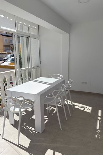 Image No.25-3 Bed Townhouse for sale