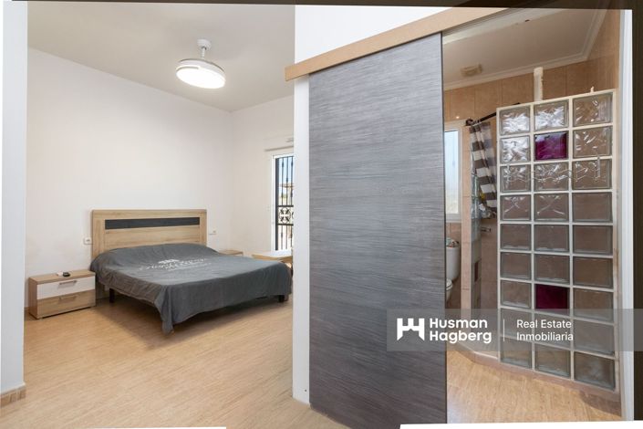 Image No.10-4 Bed Villa for sale