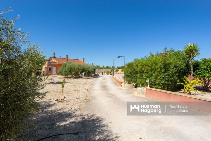 Image No.2-4 Bed Villa for sale